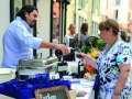 in-centro-con-un-piatto-e-un-bicchierebre39-la-due-giorni-di-wine-street-tasting-56e6a790bbe081-e1534309055249